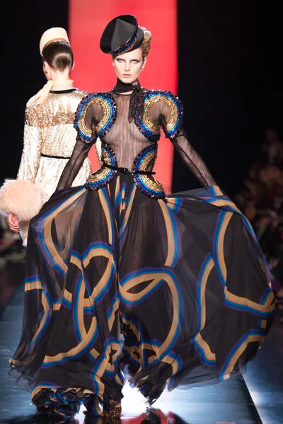 Look 37